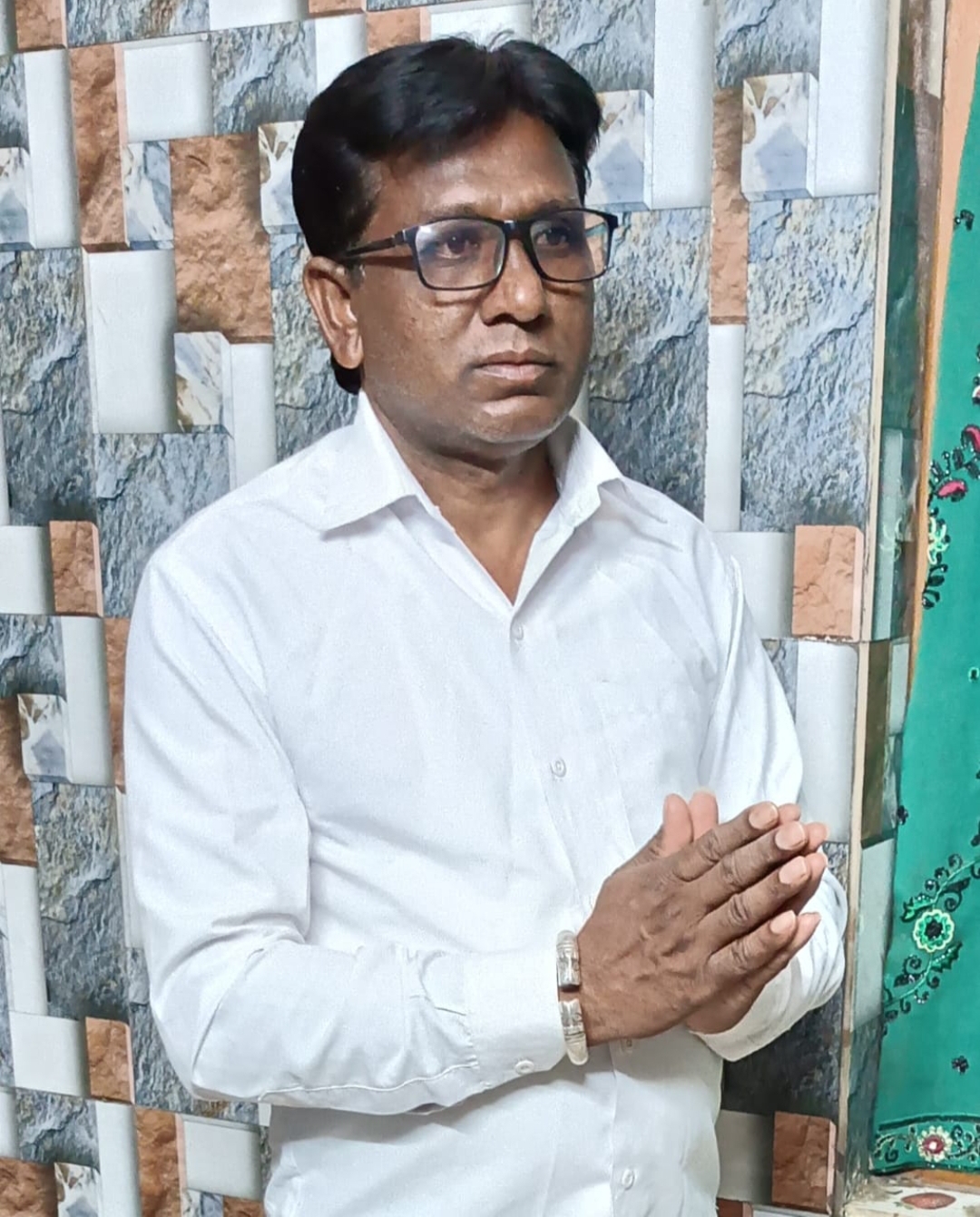 दिनेशभाई बचुभाई सोलंकी - जिला अध्यक्ष अनुसूचित जाति मोर्चा, गुजरात