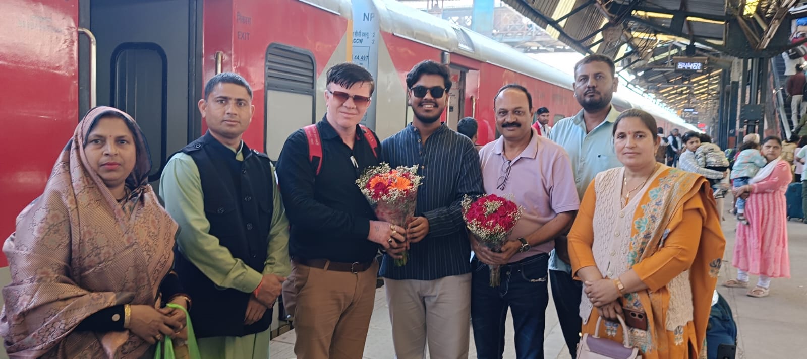 उत्तर प्रदेश किसान मोर्चा द्वारा दिल्ली रेलवे स्टेशन पर राष्ट्रीय अध्यक्ष दर्शन शाह का जोरदार अभि...