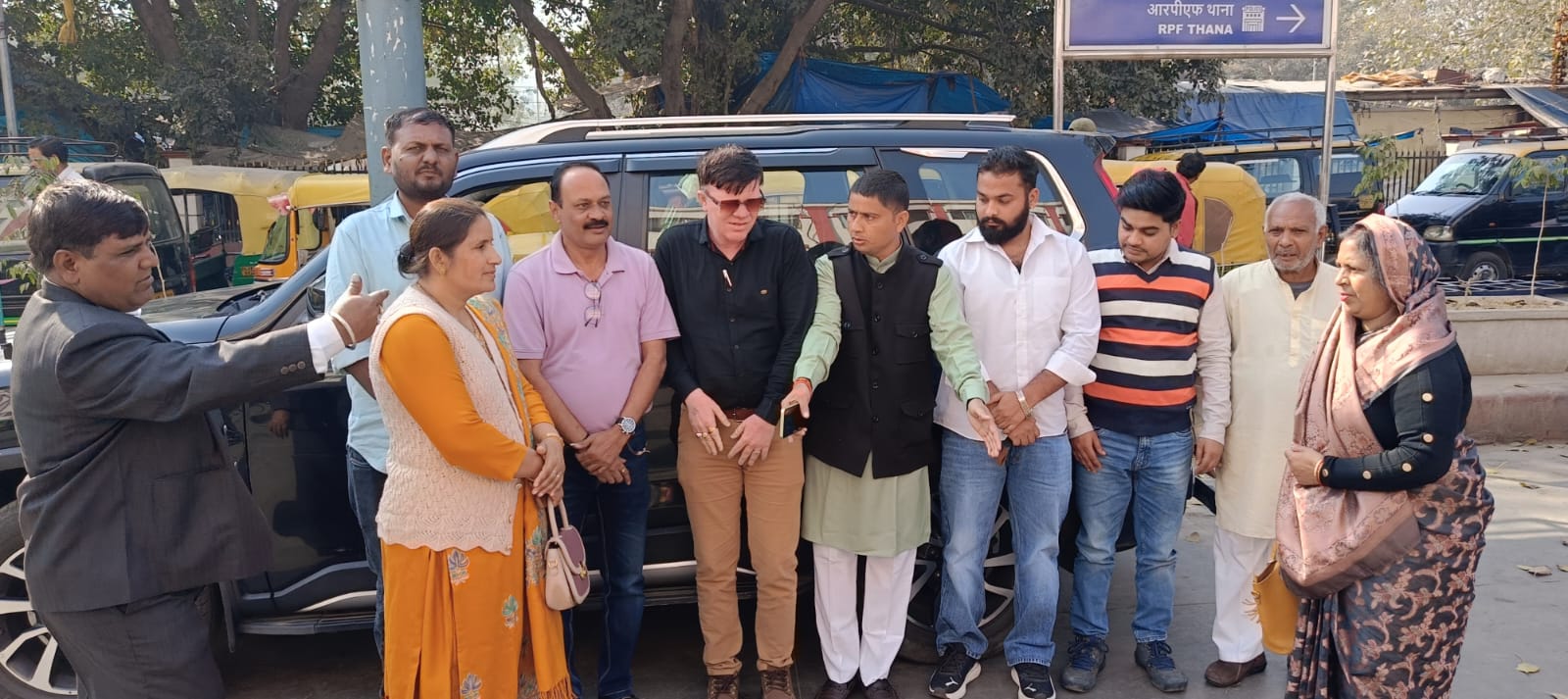 उत्तर प्रदेश किसान मोर्चा द्वारा दिल्ली रेलवे स्टेशन पर राष्ट्रीय अध्यक्ष दर्शन शाह का जोरदार अभि...